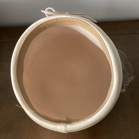 Vintage off white Glenover Henry Pillak hat with netting - Picture 5 of 7